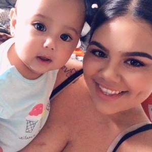 Meet your Posher, Iris